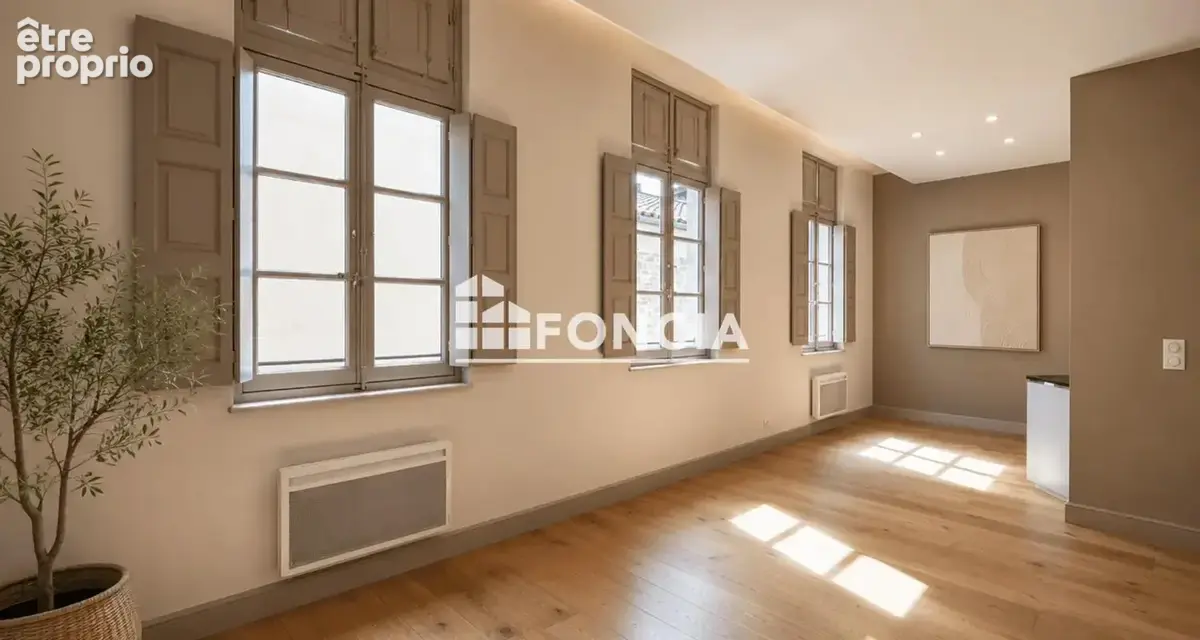 Avignon intra-muros secteur Banasterie – T1/2 haut de gamme dans hôtel particulier classé - photo 2