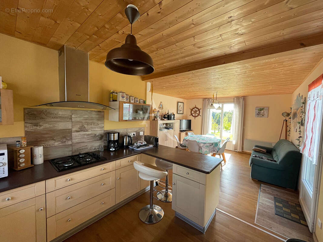 Maison à SAINT-HILAIRE-LA-FORET