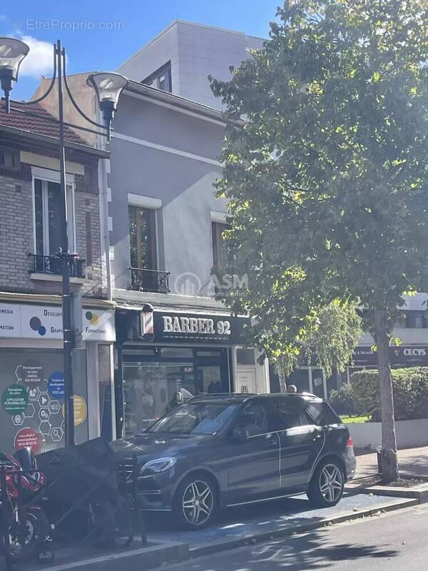 Appartement à COURBEVOIE