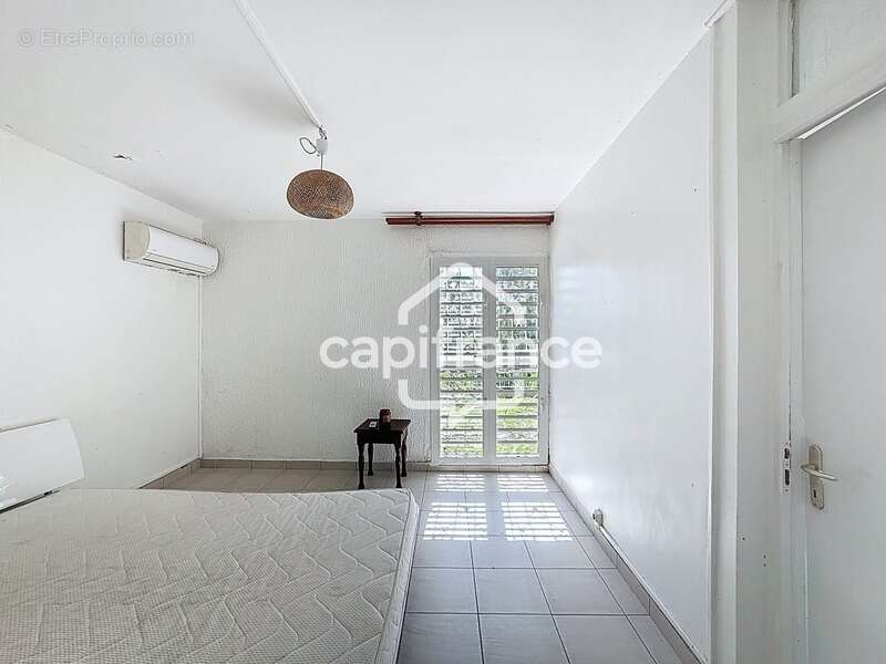 Maison à LES ABYMES