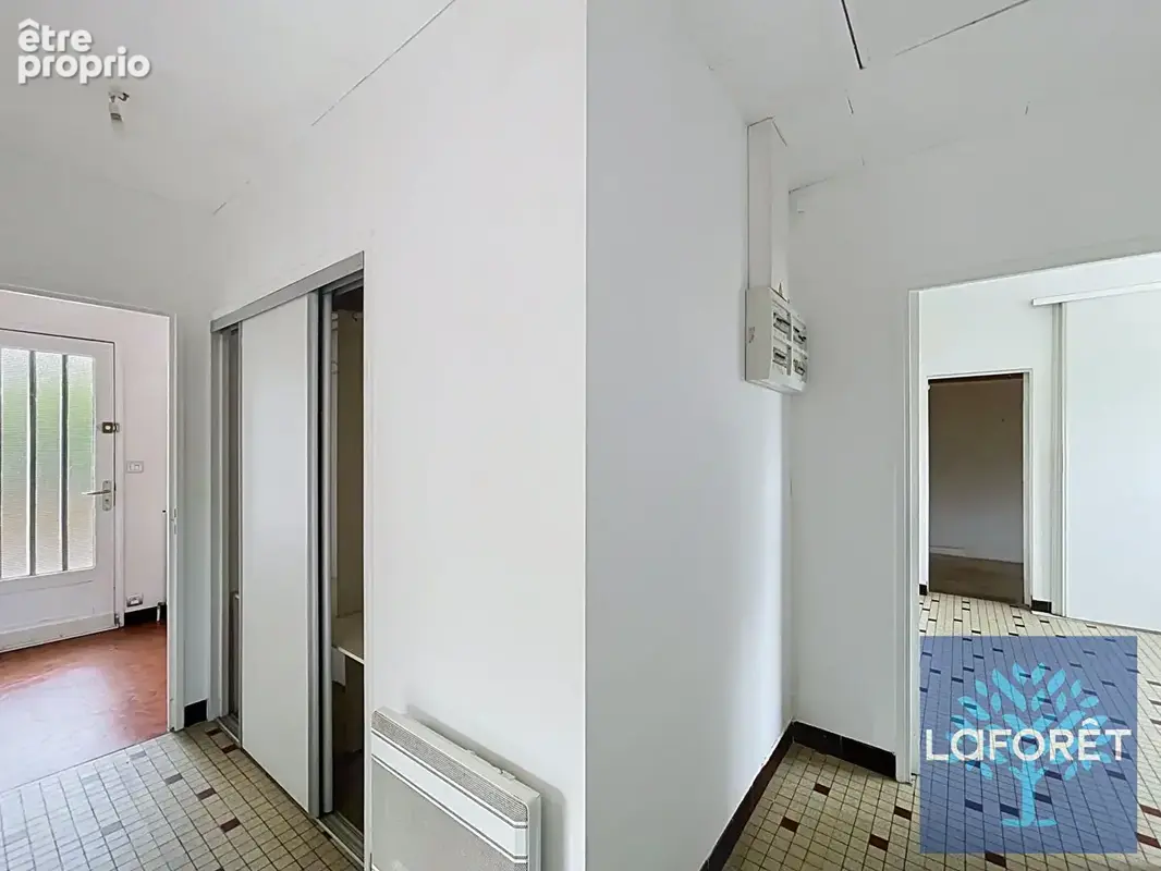 Dax - maison en retrait de la rue sur 549 m² de terrain - photo 10