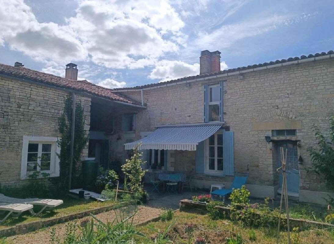 Maison à TONNAY-BOUTONNE