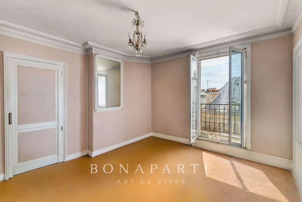 Paris 9 / turgot – étage élevé – balcon filant – vue dégagée - photo 4