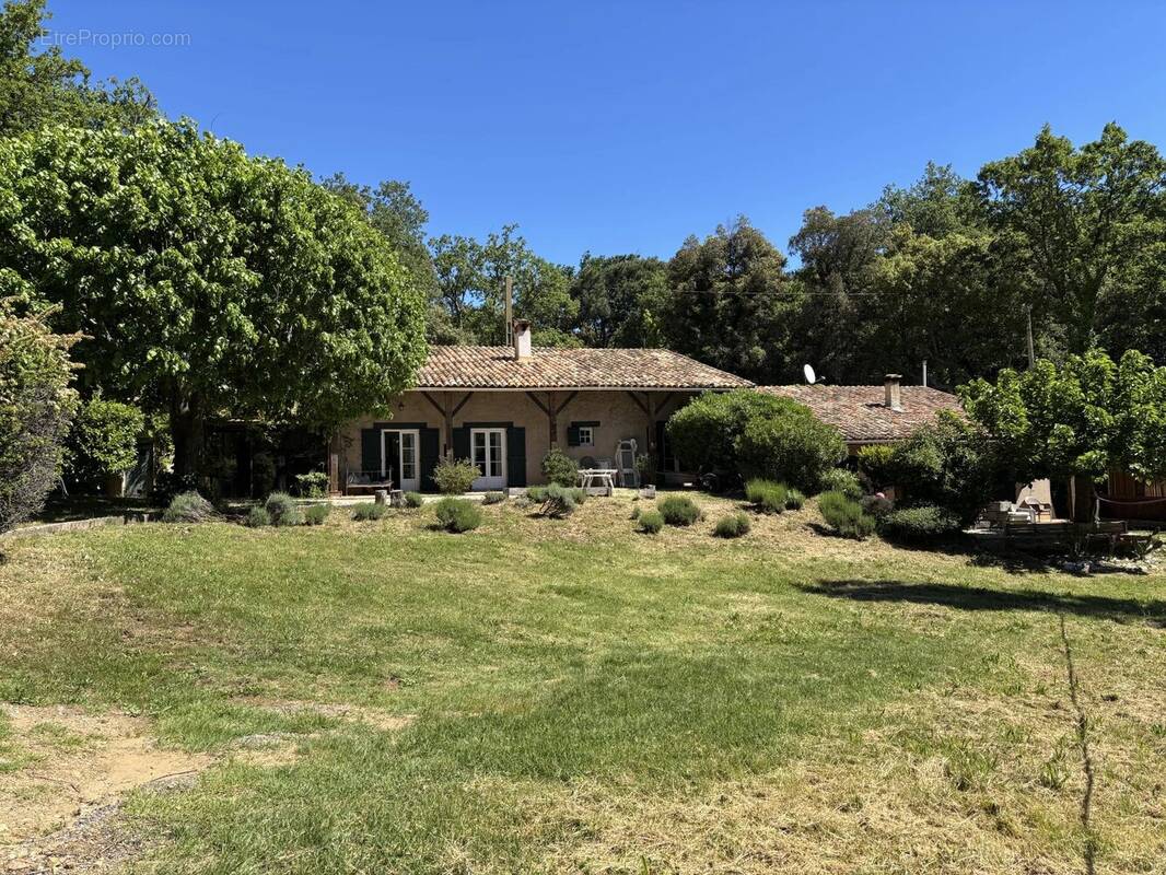 Maison à LA GARDE-FREINET