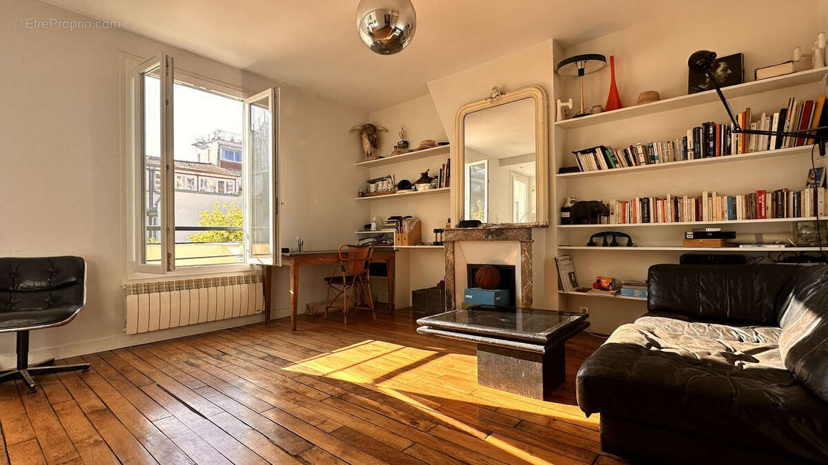 Appartement à PARIS-10E