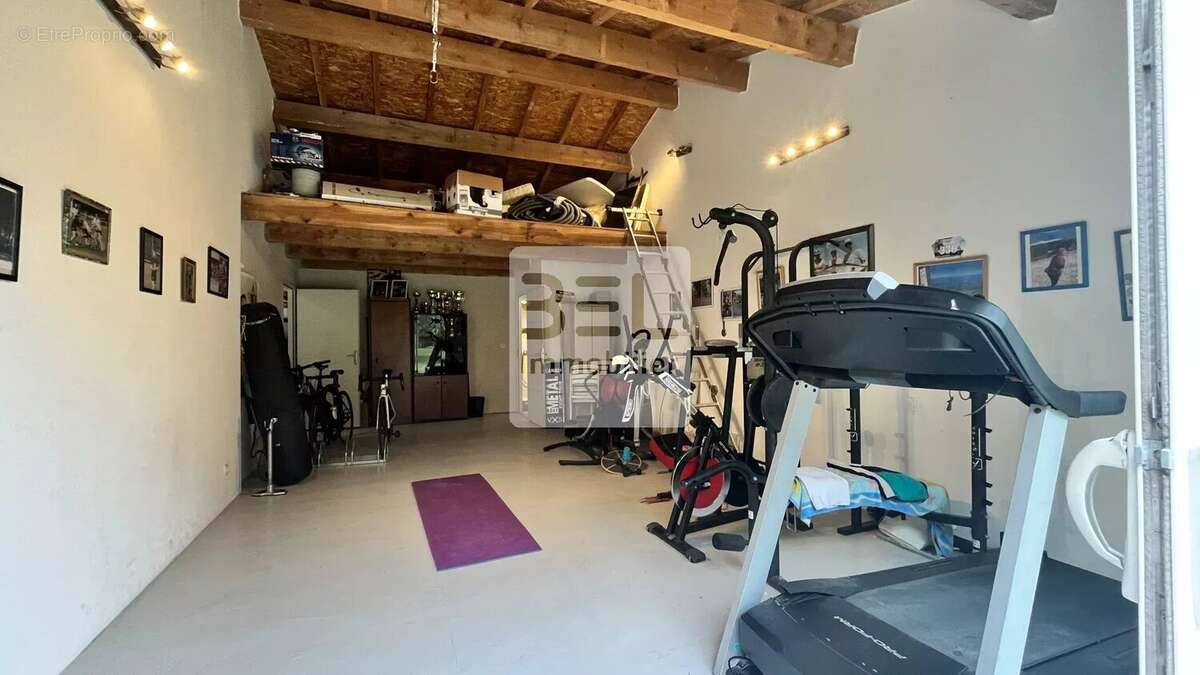 Propriété au coeur d'un parc avec dépendances - photo 23
