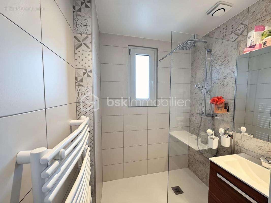 Appartement à VAIRES-SUR-MARNE