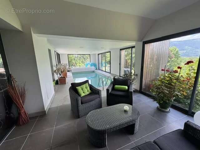 Maison sur 6300 m² de terrain - photo 7