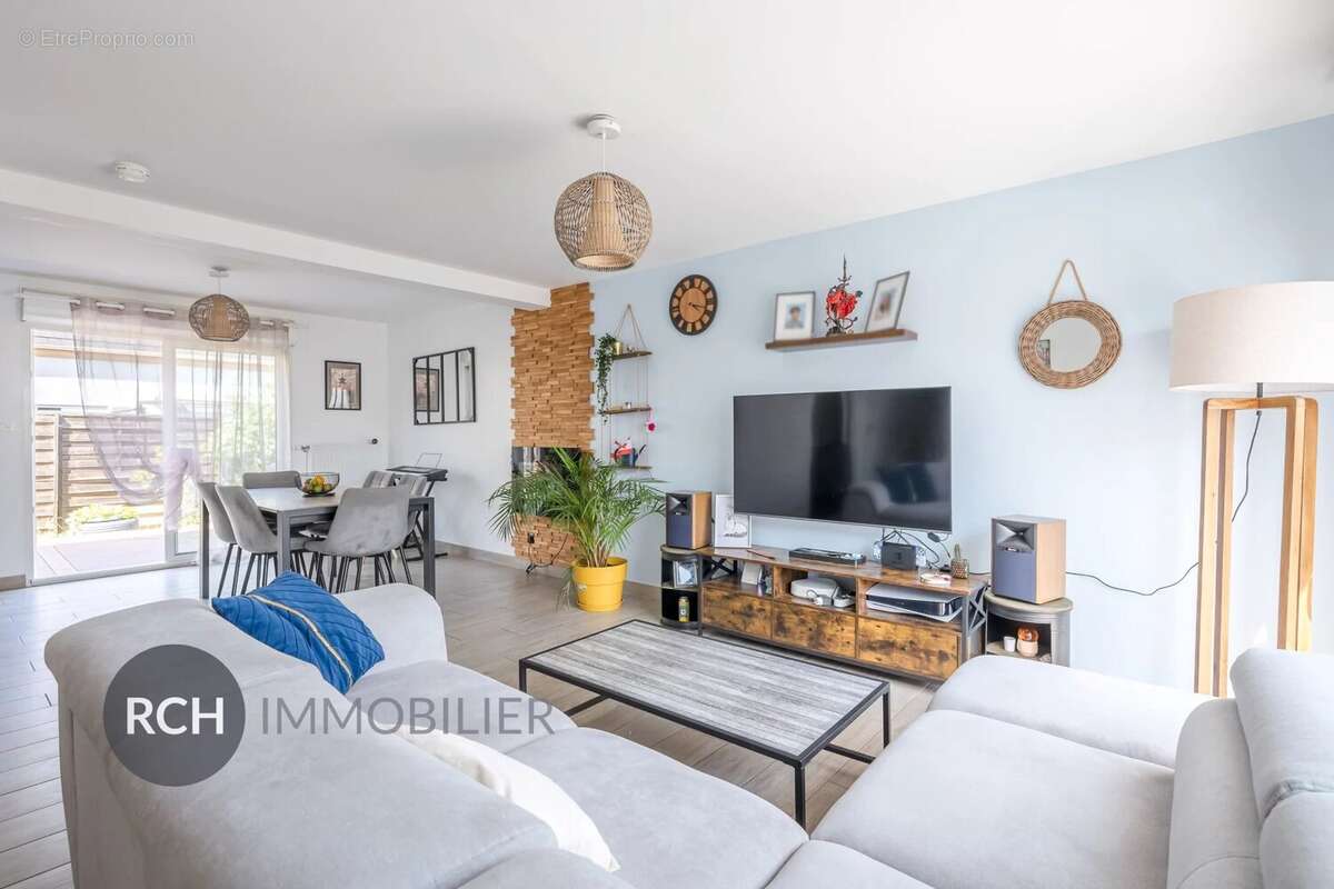 Exclusivité - Maison de village avec commerces à pied - photo 7