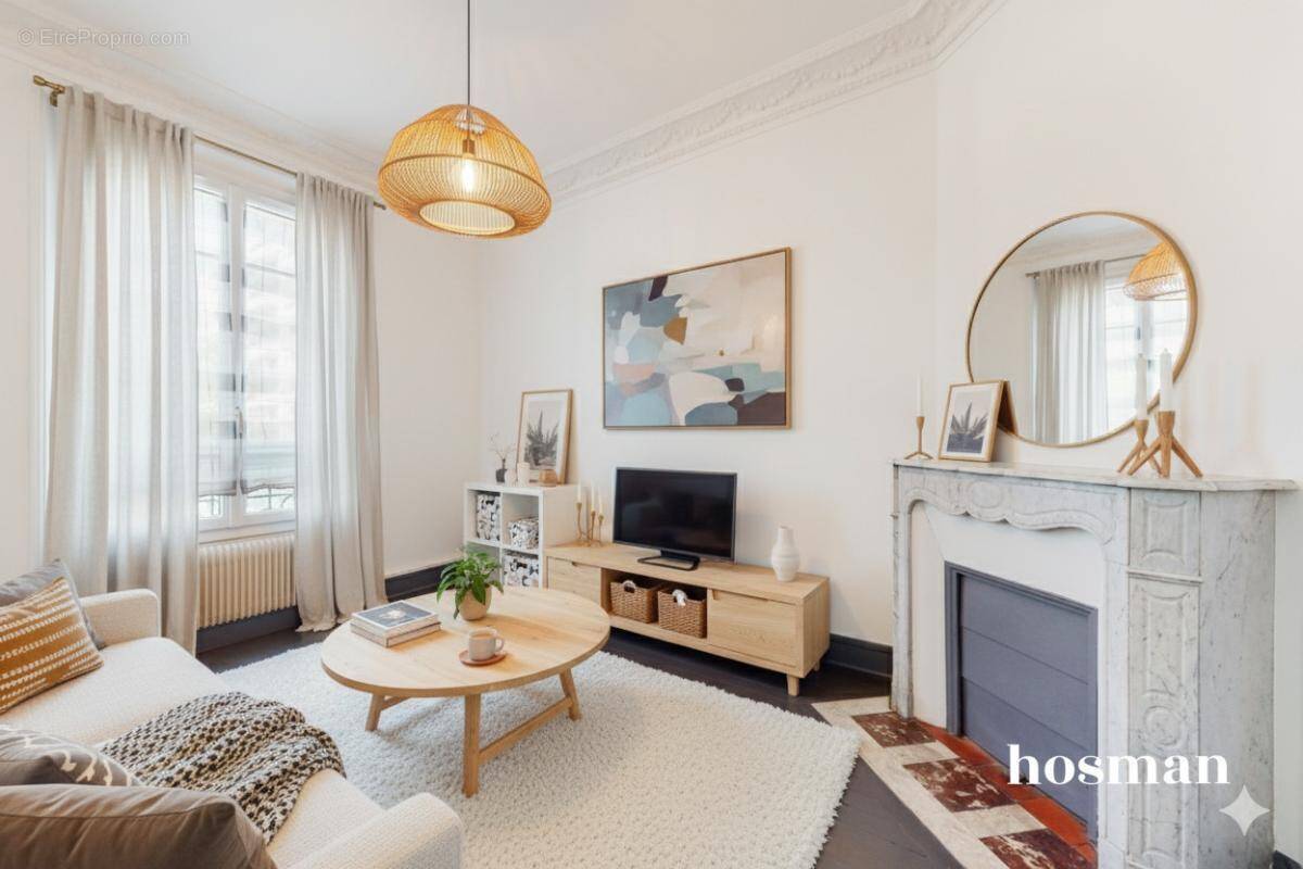 Appartement à COURBEVOIE