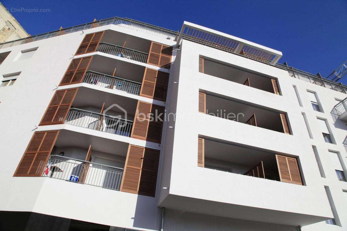 Appartement à MARSEILLE-5E