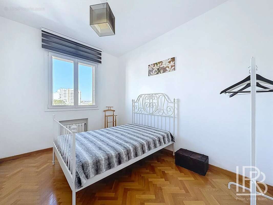 Appartement à MARSEILLE-6E