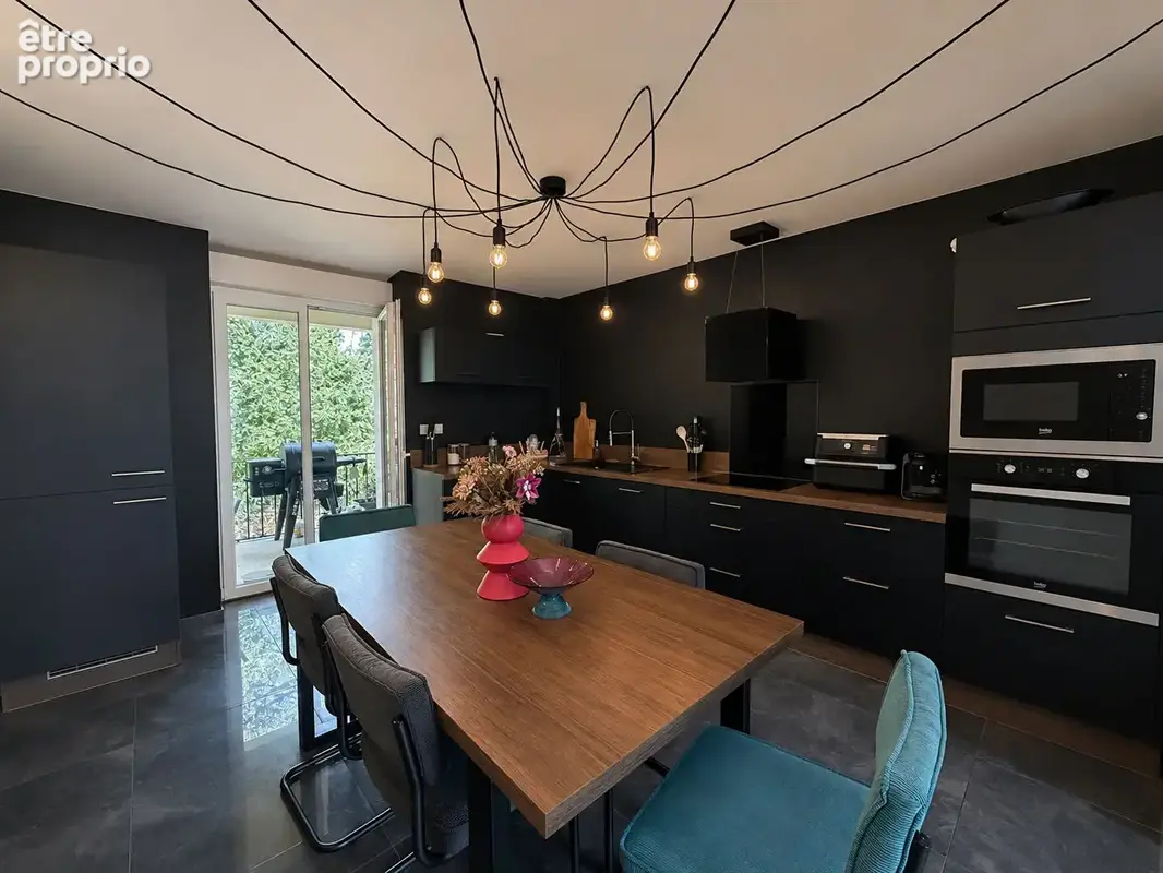 Appartement à MONTMOROT