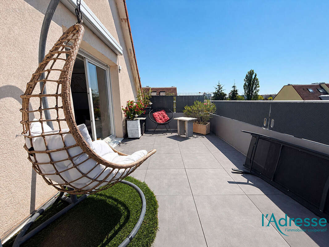 À vendre ? Duplex 4 pièces de 120 m² avec terrasse, garage et stationnements - photo 11
