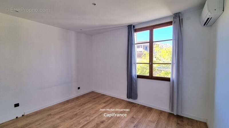 Appartement à MARSEILLE-11E