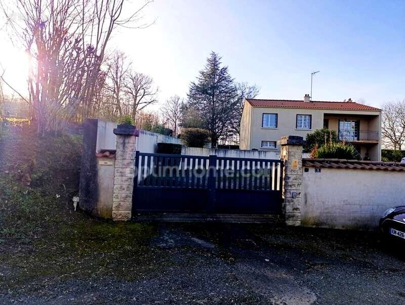 Maison à LA CAILLERE-SAINT-HILAIRE