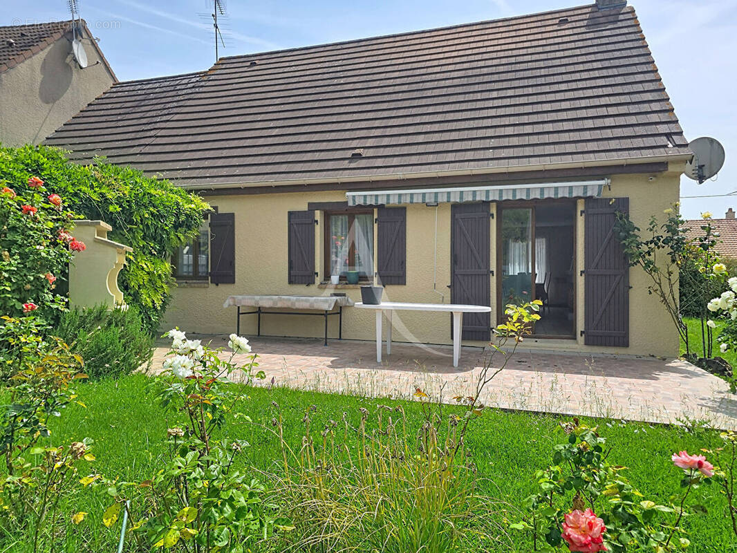 Maison à LONGNES
