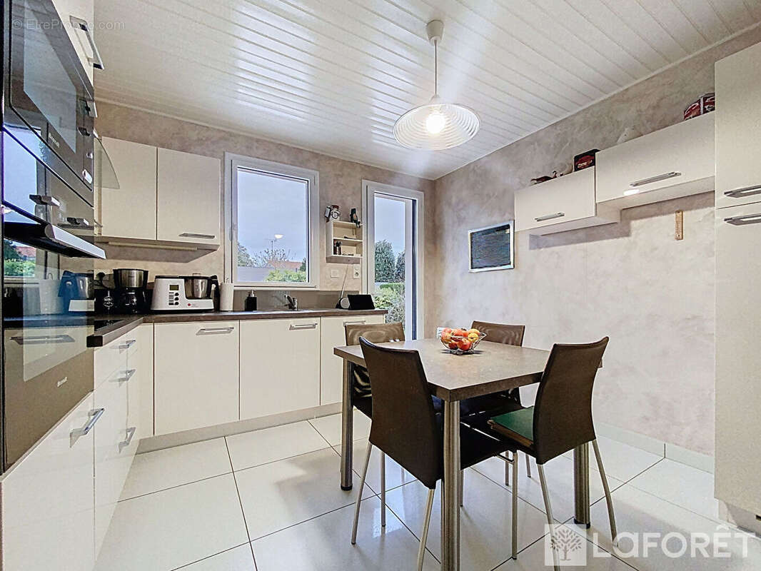 Maison à SAINT-LAURENT-SUR-SEVRE