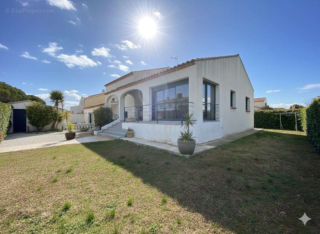 Maison à MAUGUIO