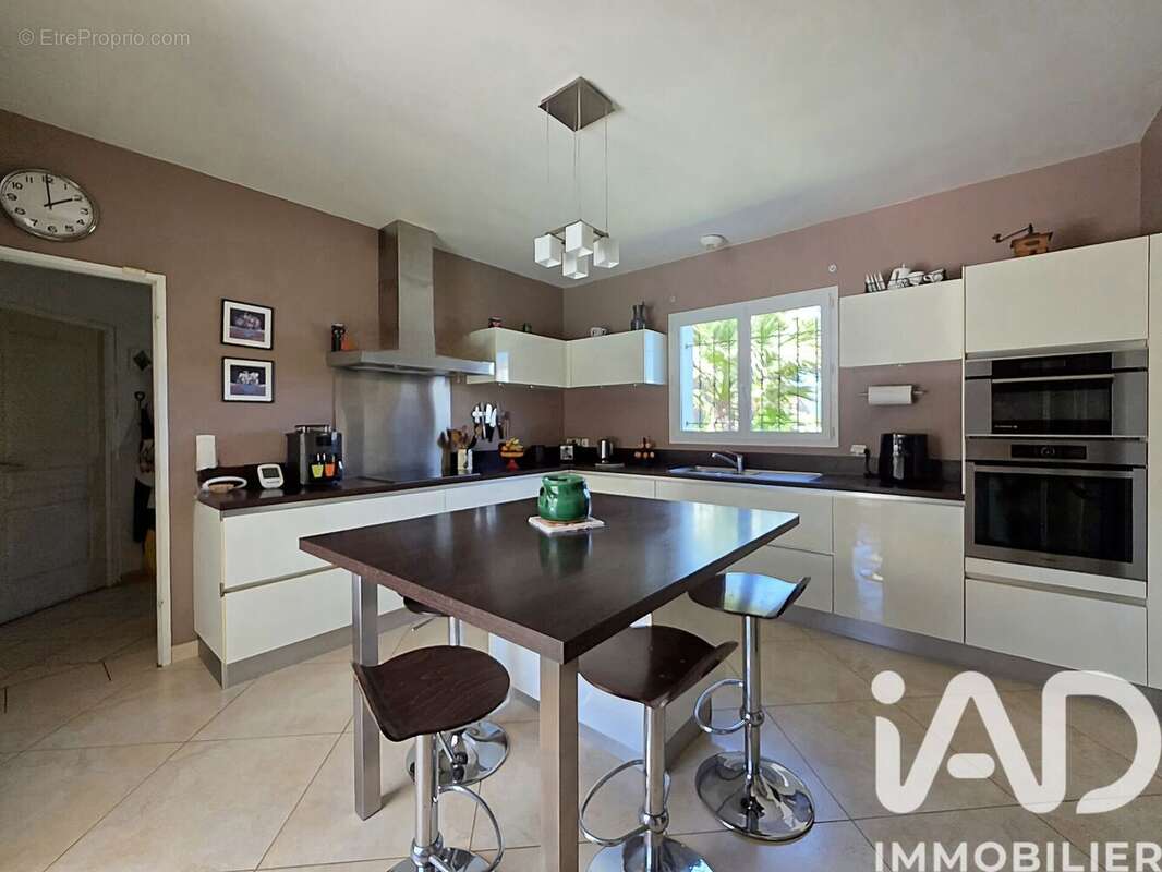 Photo 2 - Maison à ROQUEBRUNE-SUR-ARGENS