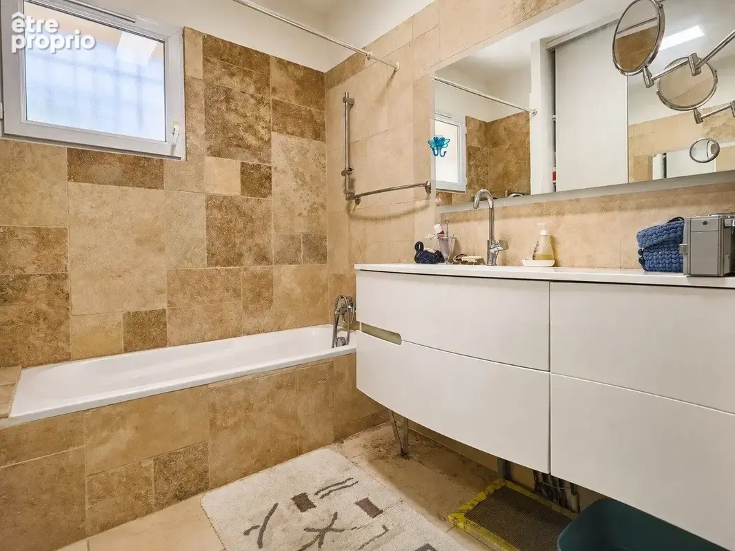 Maison 7 pièces 190 m² à vendre à La Roquebrussanne (83136) - photo 9