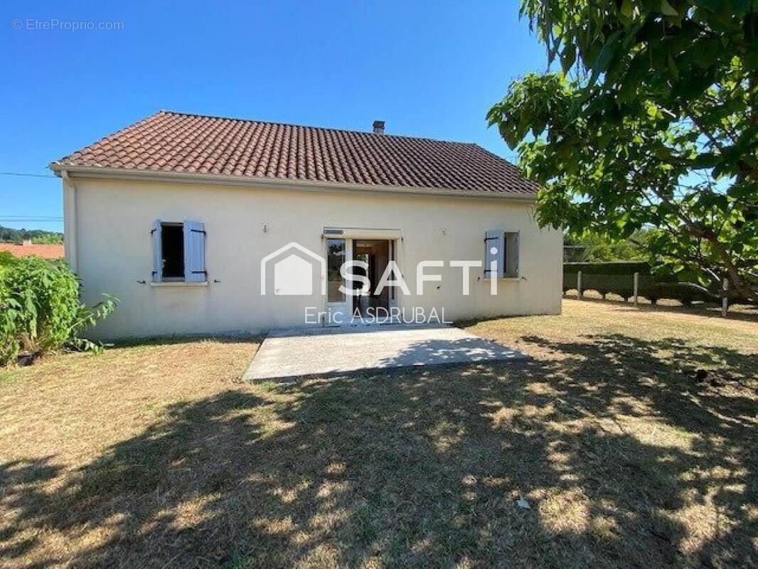 Photo 1 - Maison à LE BUISSON-DE-CADOUIN