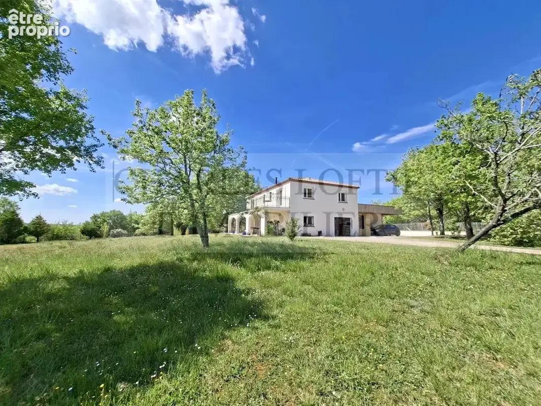 Belle maison familiale aux abords de Cahors sur terrain de 7500 m² - photo 2