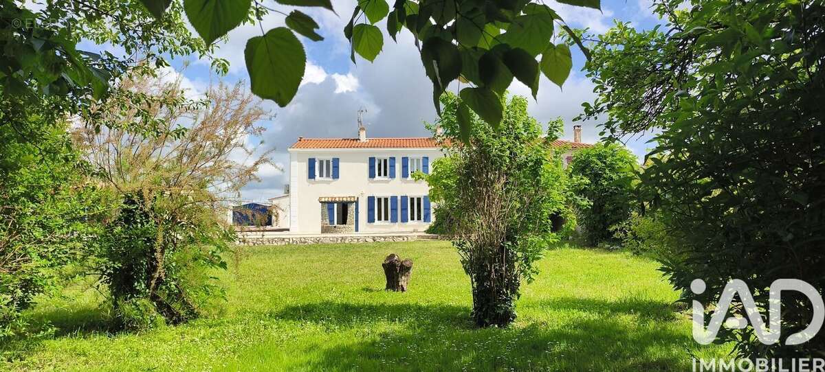 Photo 2 - Maison à SAINTE-SOULLE
