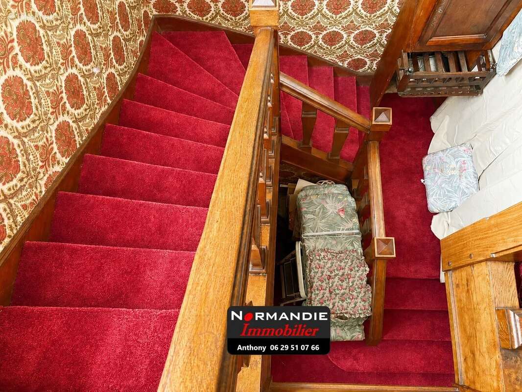 Manoir de caractère – Domaine de 2,2 hectares avec rivière et dépendances - photo 13