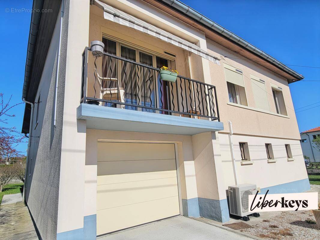 Maison à BRUGUIERES