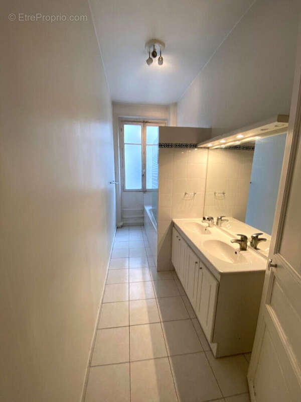 Appartement à PARIS-12E
