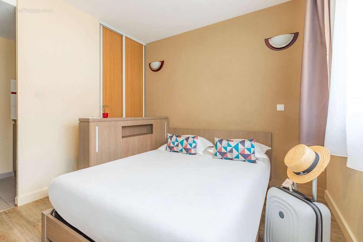 INVESTISSEMENT LOCATIF  NICE - Résidence Appart'City Classic Nice Acropolis- 6.42% de rentabilité - photo 3