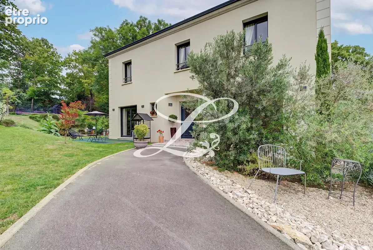 Maison Le Mesnil Le Roi  182 m2 - photo 2