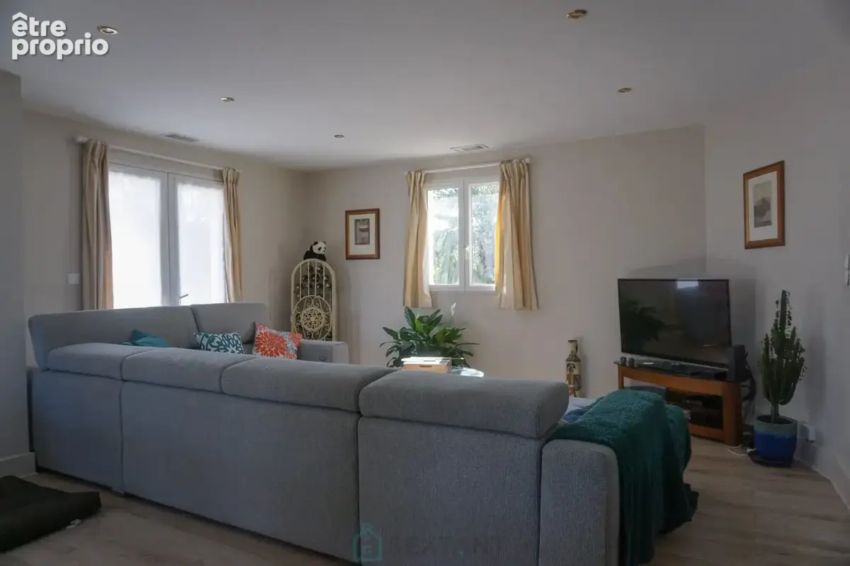 Charmante villa de plain-pied, construite en 2011 avec sous sol. - photo 9