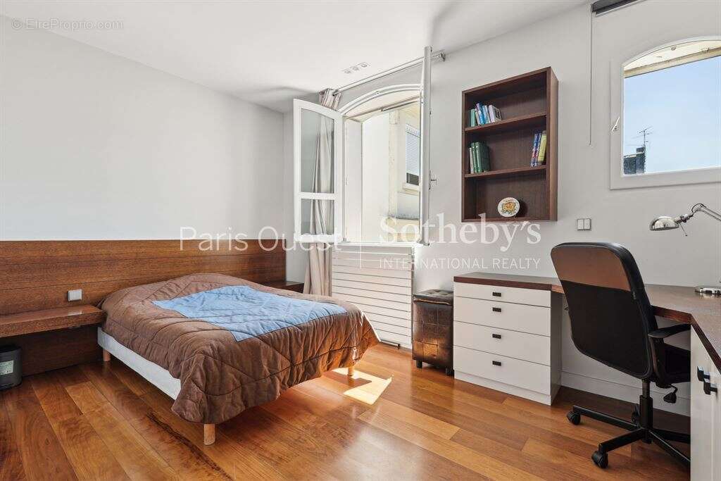 Maison à NEUILLY-SUR-SEINE