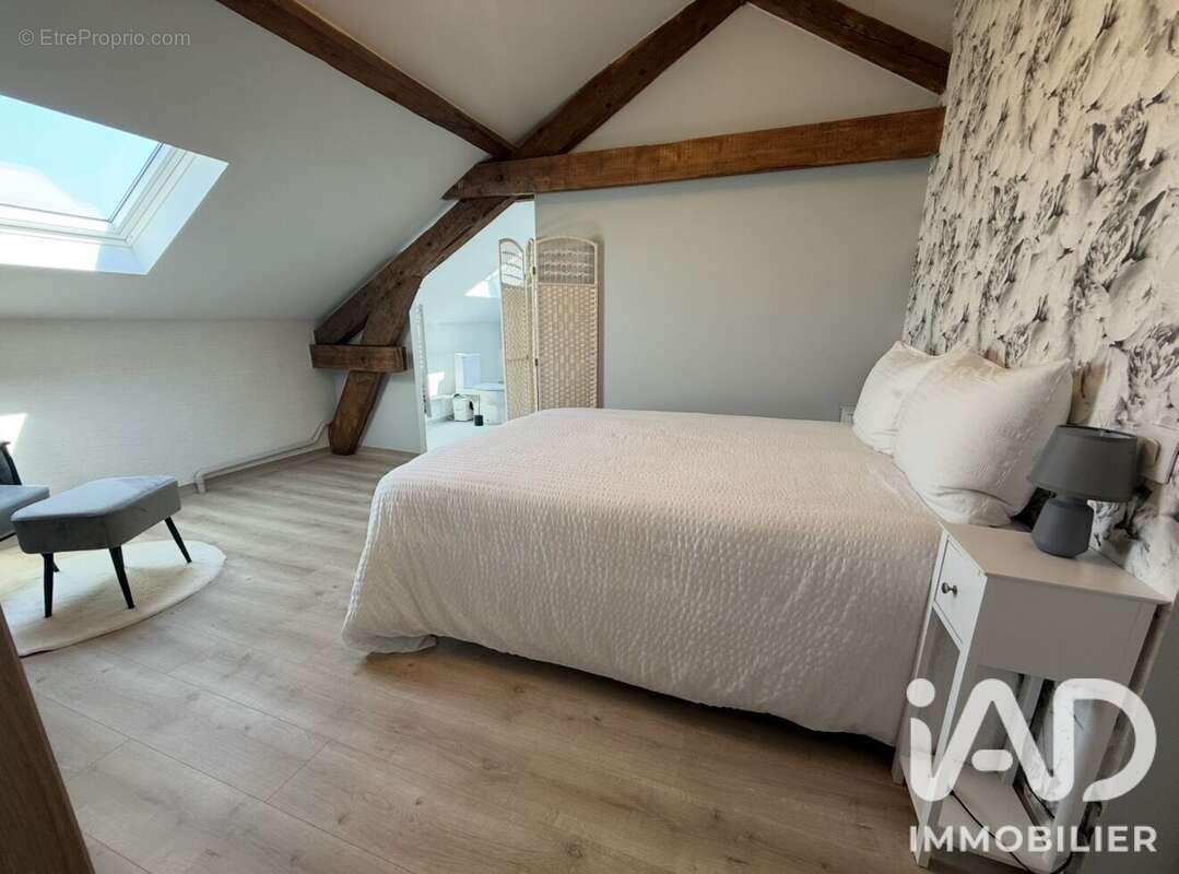 Maison 242 m² à Tarbes  - photo 8