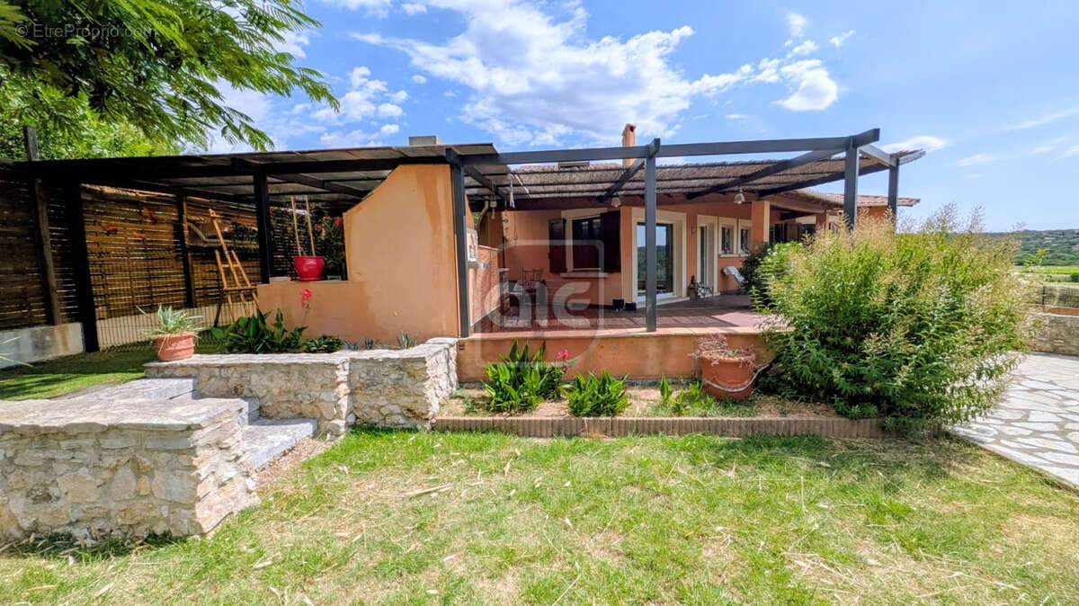 Maison à VAILHAUQUES