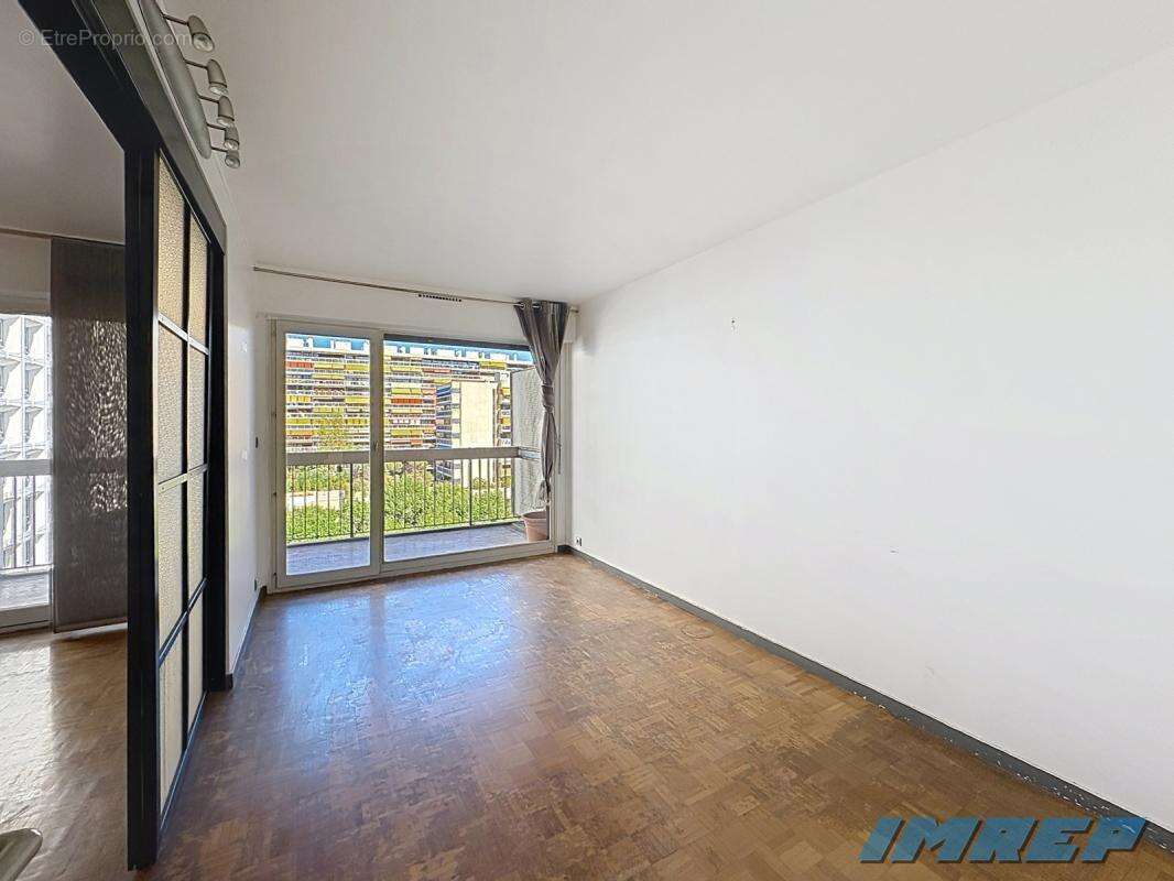 Appartement à MARSEILLE-6E