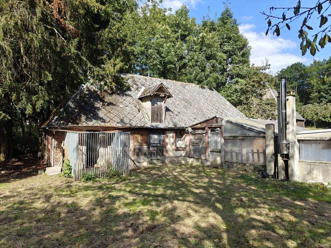 Maison à SAINT-PIERRE-DE-SALERNE