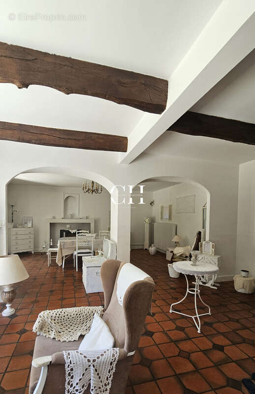 Maison à SAINT-JACUT-DU-MENE