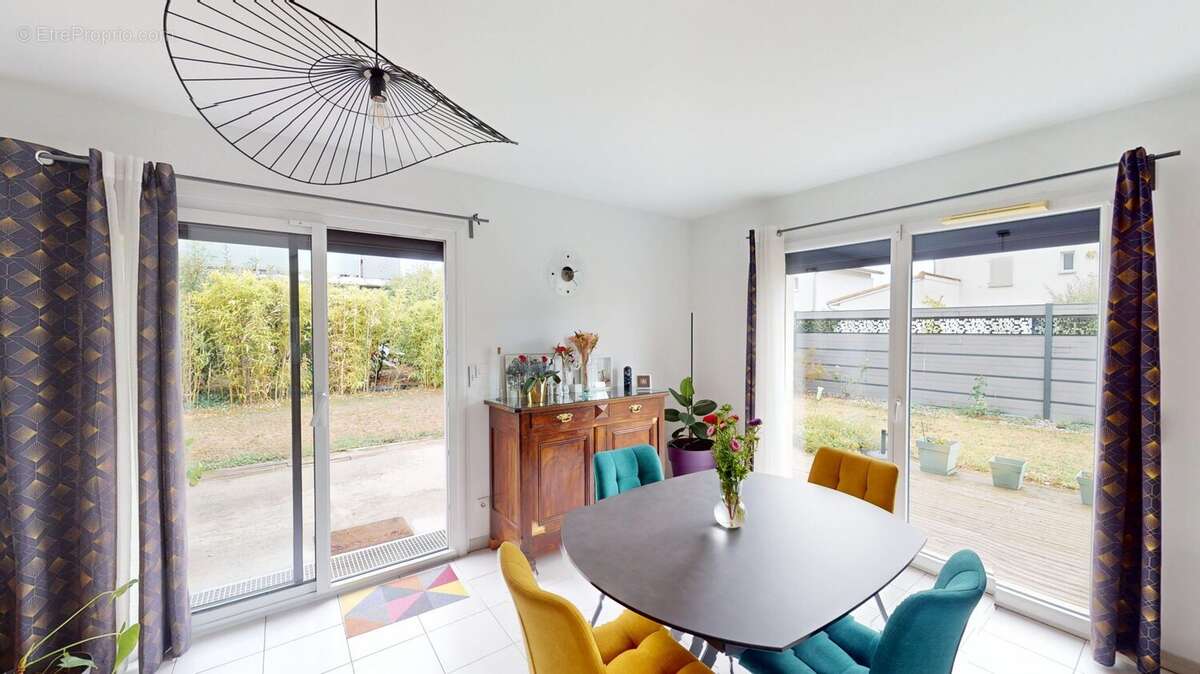 Maison à LA SALVETAT-SAINT-GILLES