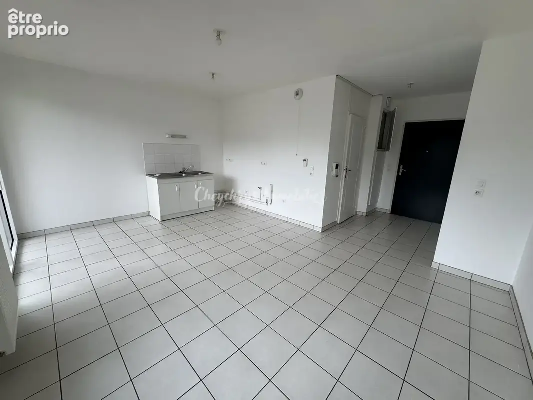 Studio avec balcon, ascenseur et place de parking - photo 7