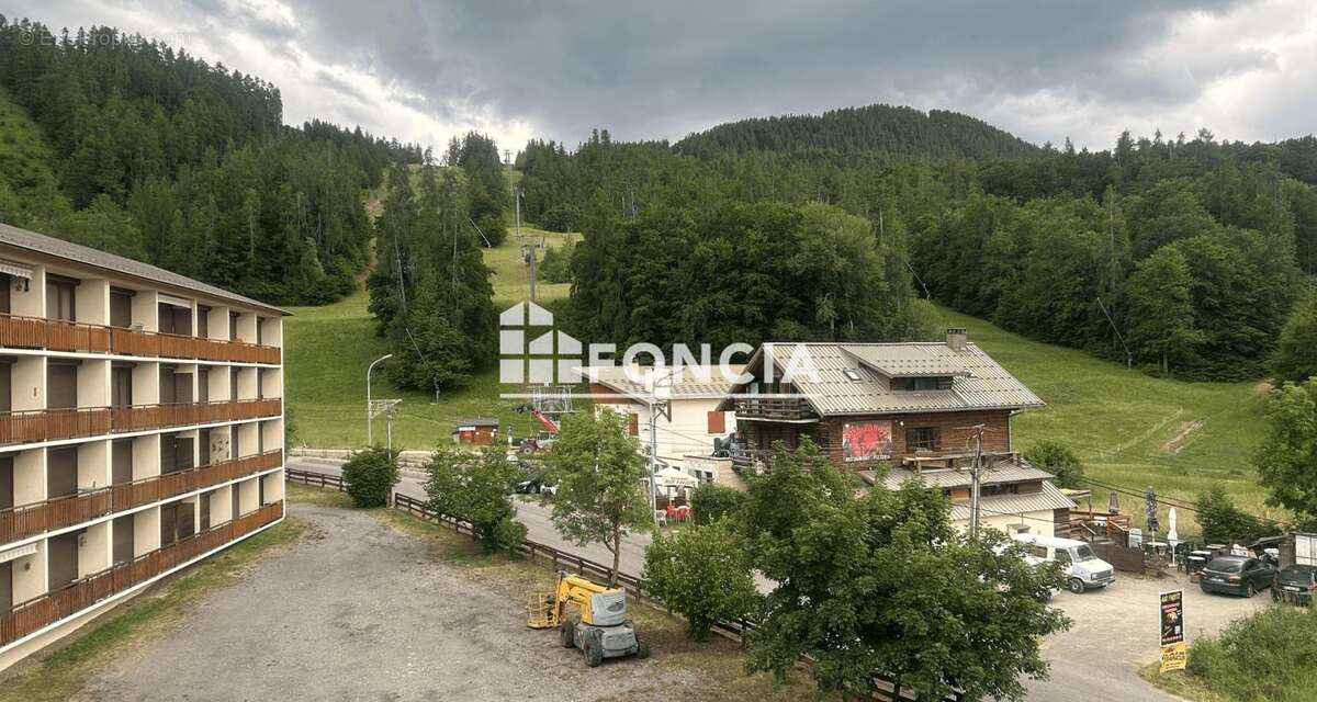 À vendre – T2 avec balcon, cave et parking – Ancelle - photo 2