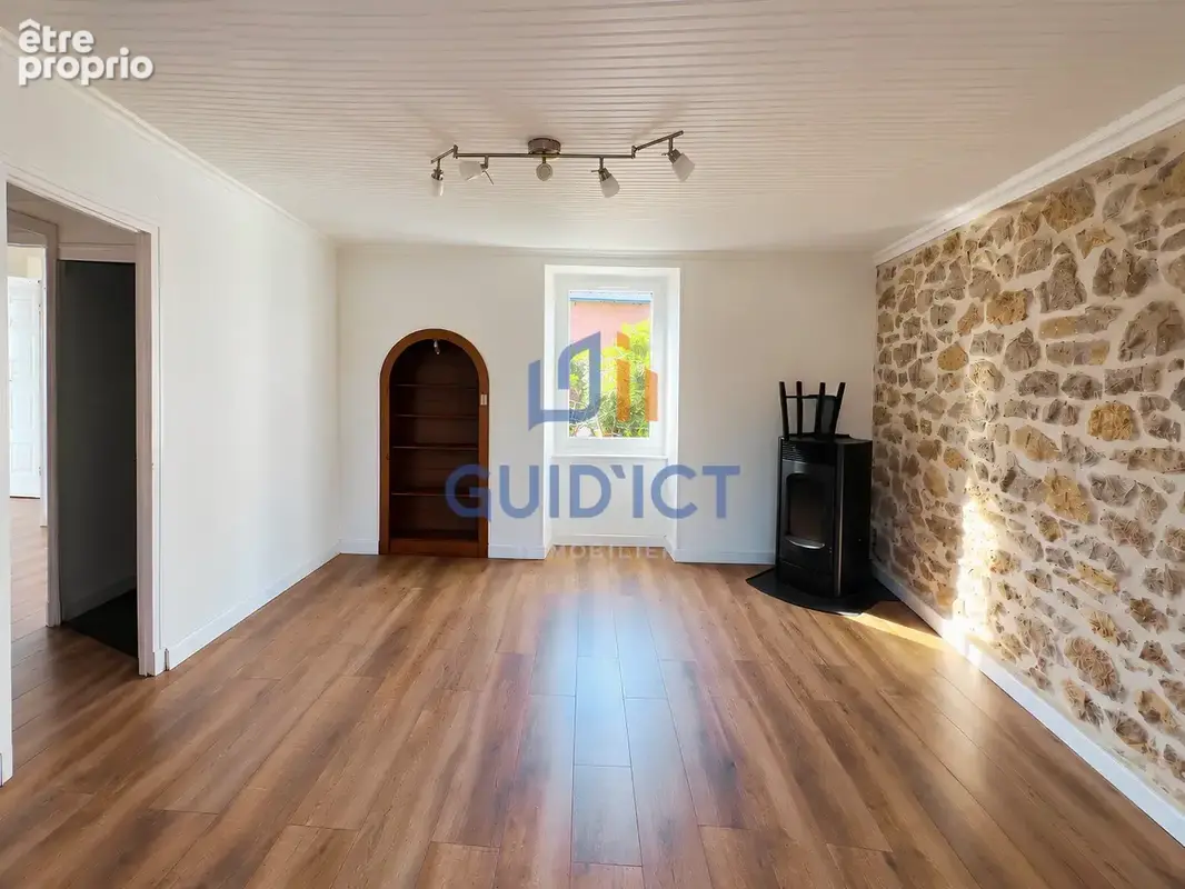Maison de caractère avec jardin, terrasse et garage   175 000 € - photo 3