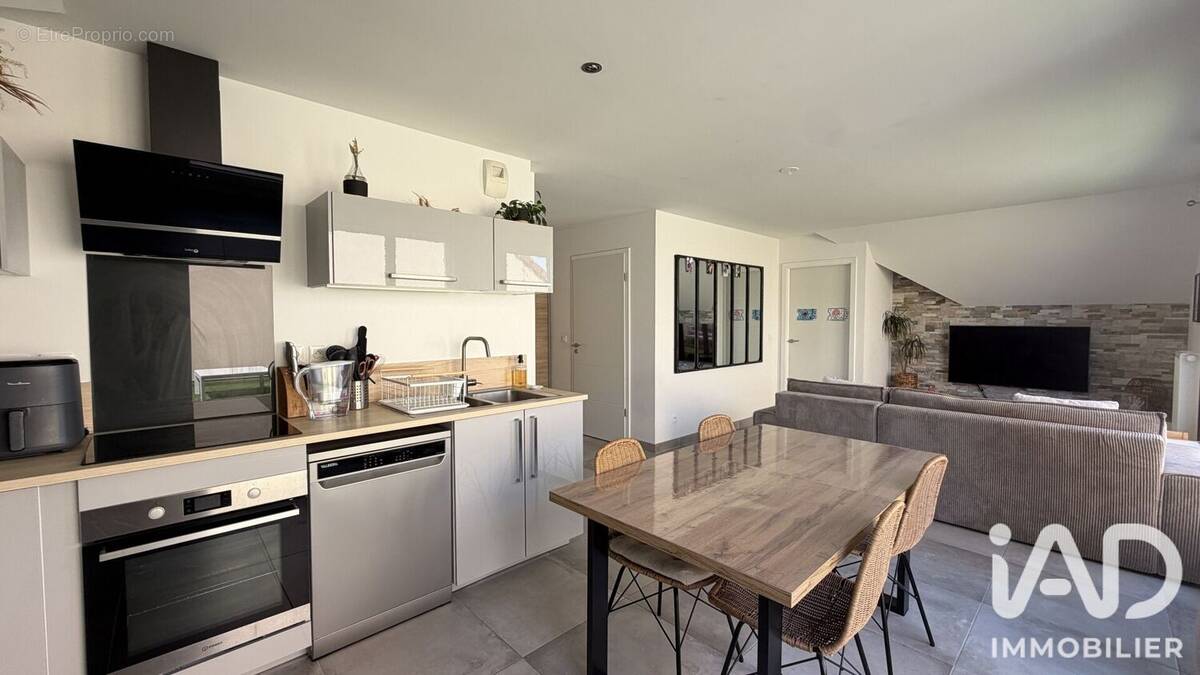 Photo 1 - Appartement à VERT-SAINT-DENIS