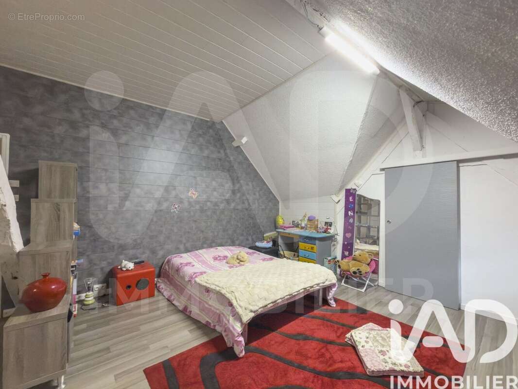 Maison 157 m² à Saint-Viance  - photo 9