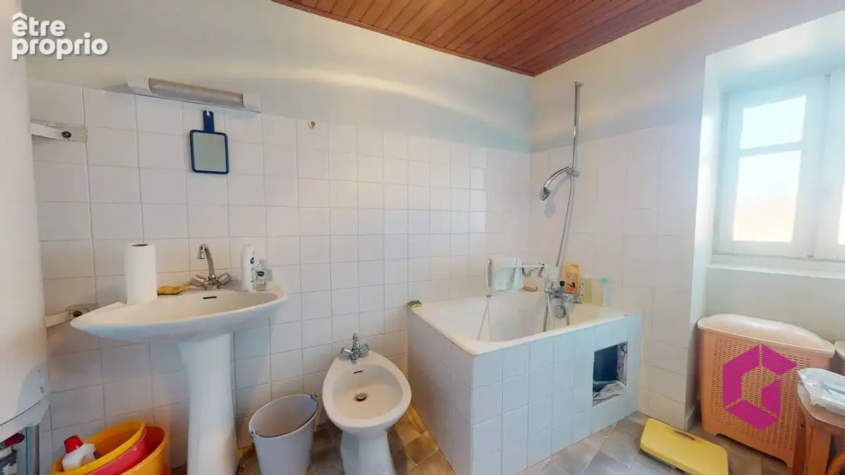 Maison en pierres avec dépendances et terrain ! - photo 9