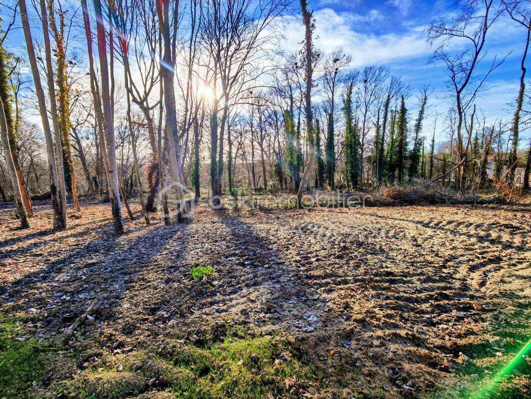 Terrain à MONTFORT-L'AMAURY