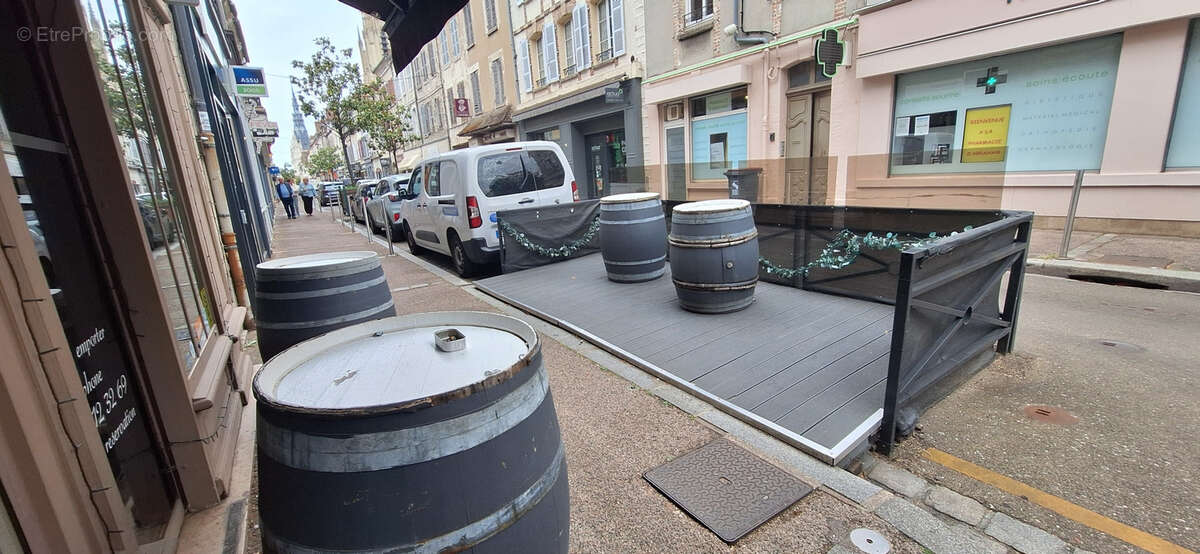 Commerce à SENS