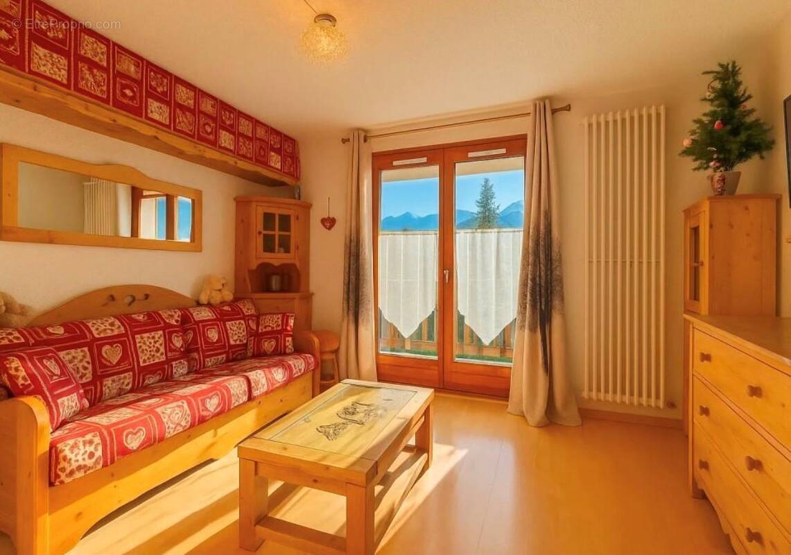   - Appartement à SAINT-DALMAS-LE-SELVAGE